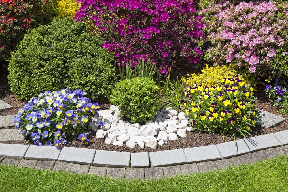 Landscape Maintenance Mulching, Weeding, Mowing Alexandria, VA